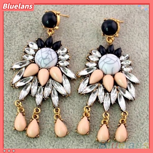 Anting Stud Desain Bunga Aksen Kristal Berlian Imitasi Gaya Retro Untuk Wanita