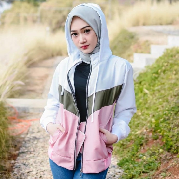 Public - Yuky Jaket - Jaket Parasut Wanita