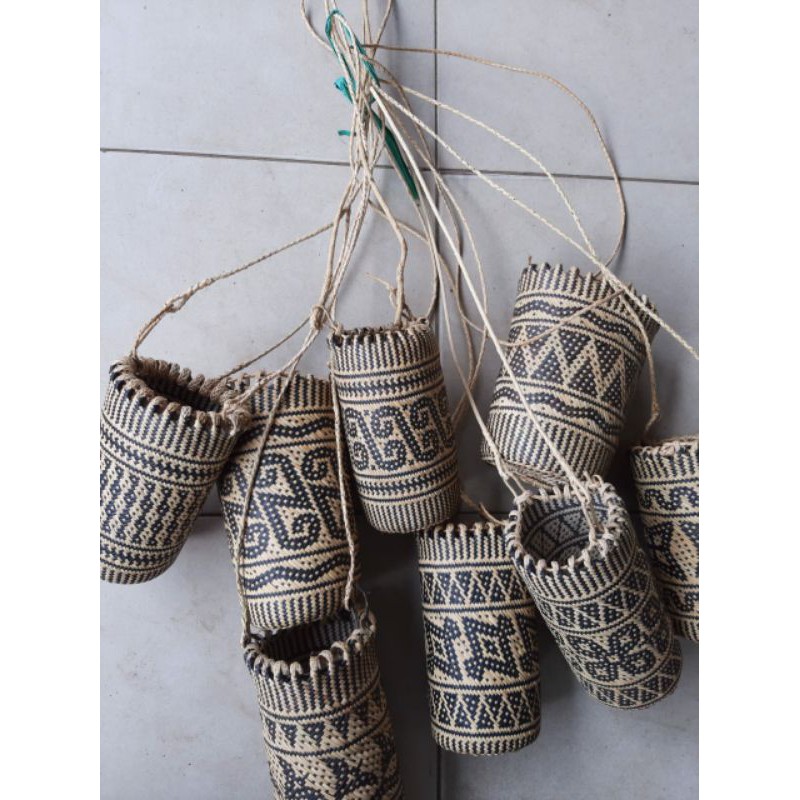 tas anjat selempang khas suku dayak