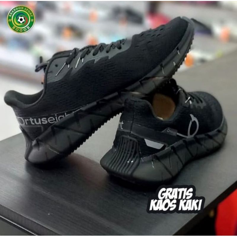 Sepatu Sneakers Ortuseight Reflow - Black/Grey