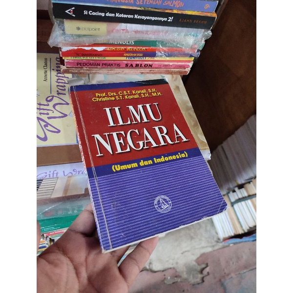 ilmu negara umum dan Indonesia. by Prof Drs CST Kansil