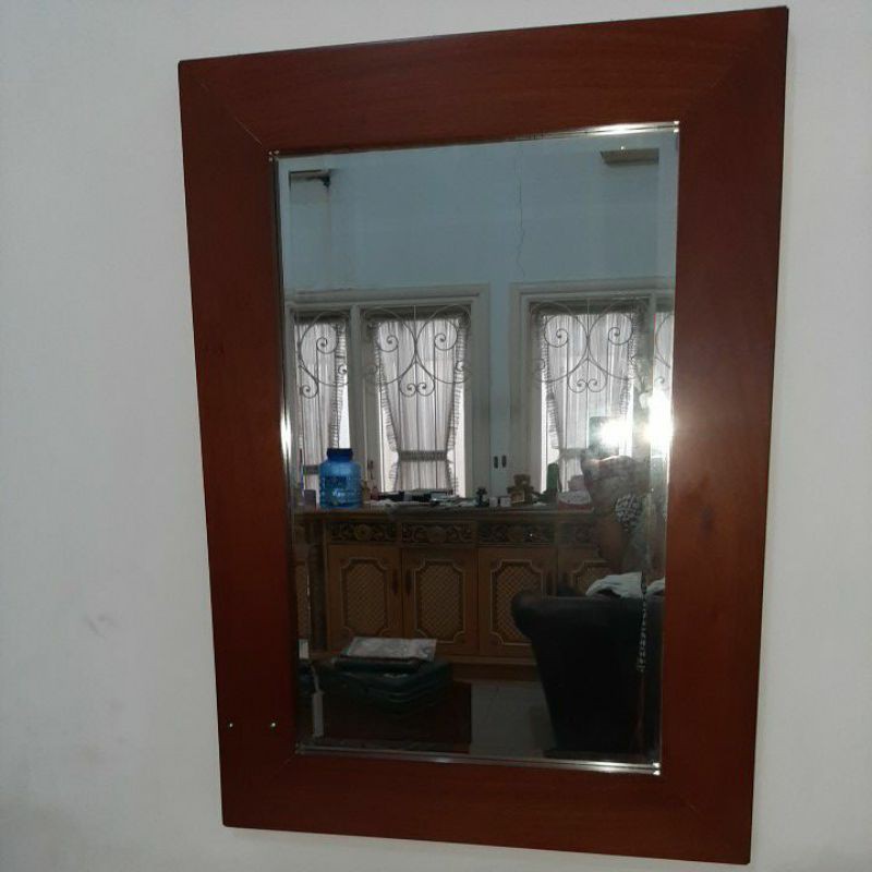 CERMIN KAYU KAMPER