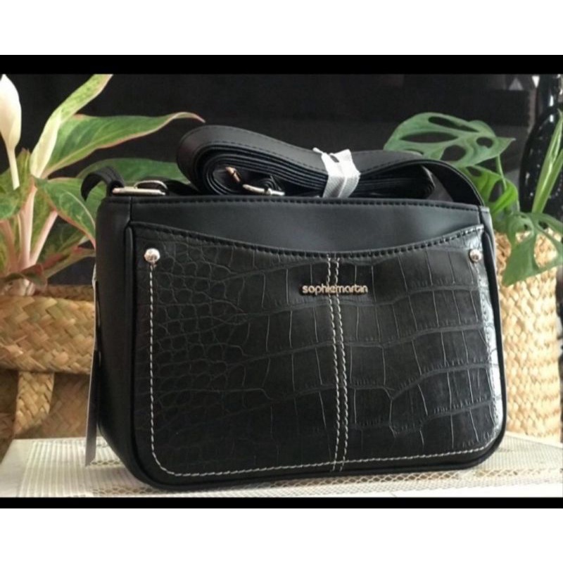 Tas Benaya - Sling Bag Hitam Sophie Martin