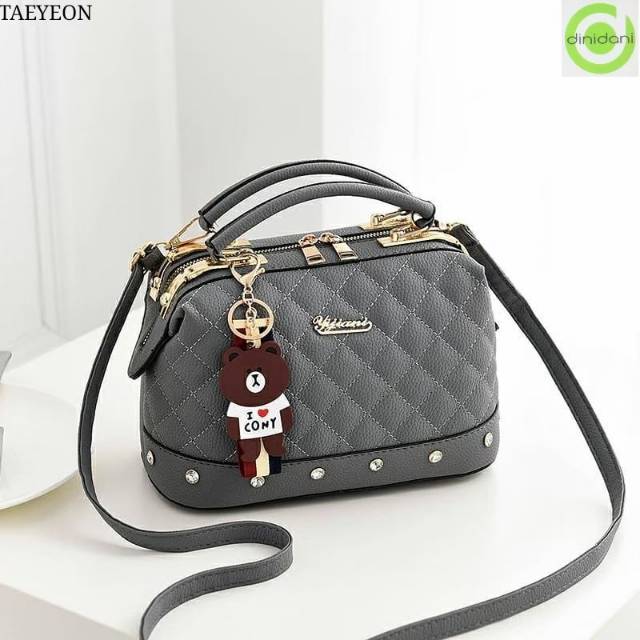 Tas Selempang Fashion Stud Bawah TAE YANG-DINDAN Free Boneka Import ASLI