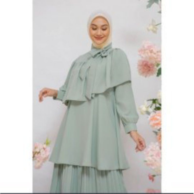 Hc X Nada Baby's Breath Dusty Green Top - M