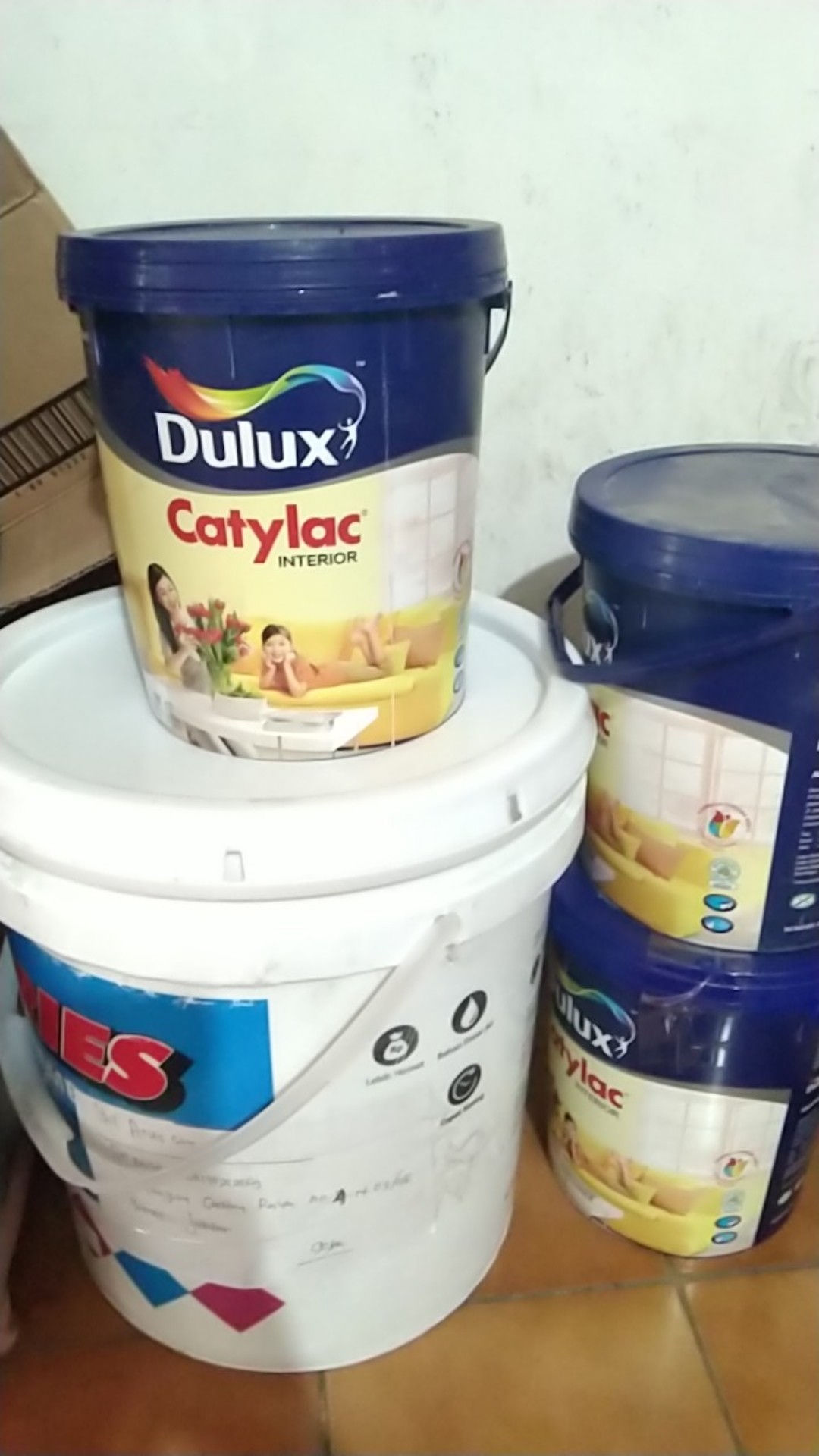 Cat Tembok Aries Putih (20 Kg)