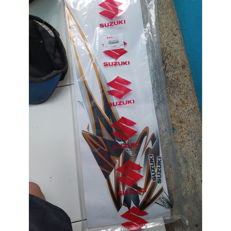 stripping skywave putih