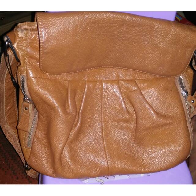 PRELOVED TAS SAVVY KULIT ASLI