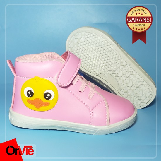 Sepatu Boots Anak Perempuan Hitam Putih Motif Karakter Bebek | Sepatu Kids Onvie