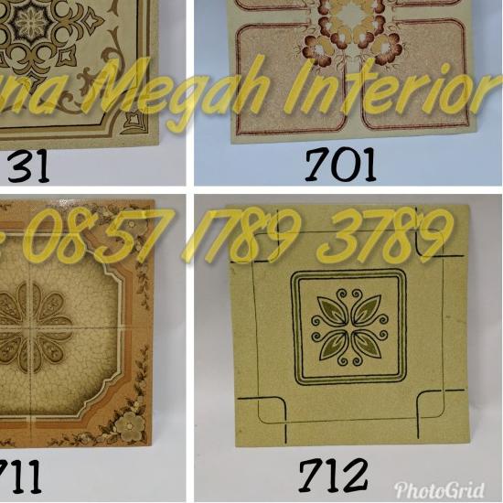 Lantai Vinyl Motif Batik Bunga Granit 30 x 30 - 31