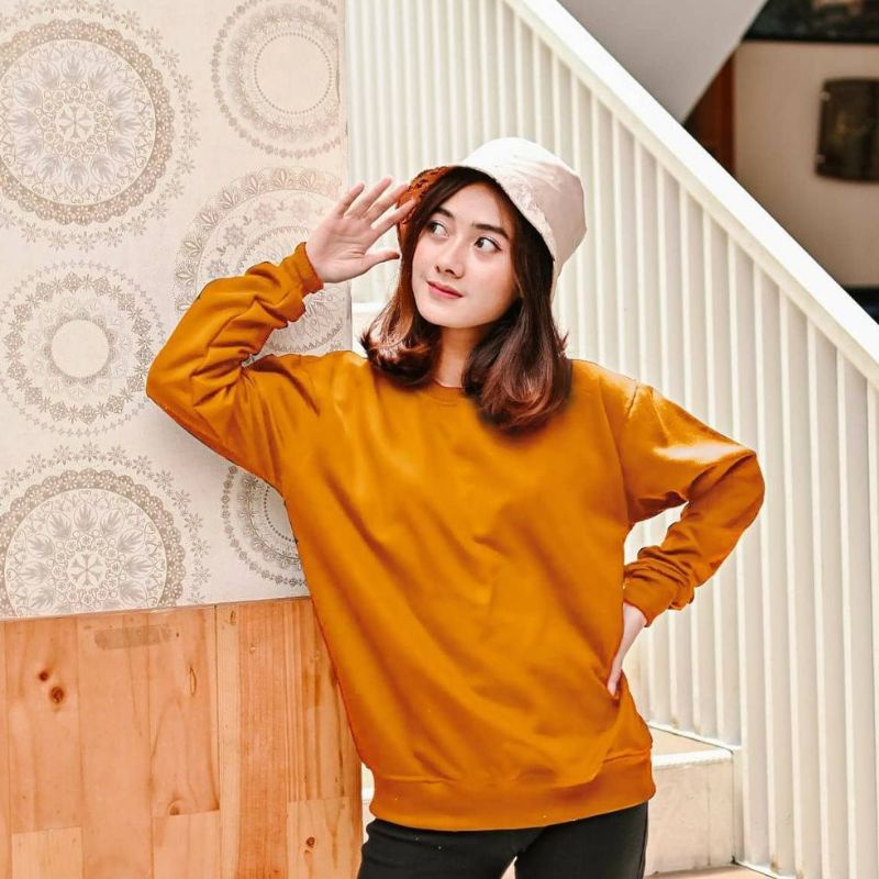 Basic sweater crewneck polos Olivee