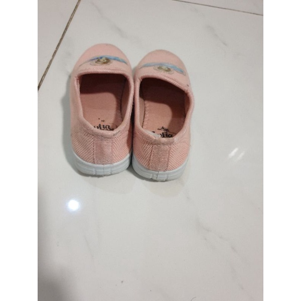 Preloved sepatu anak disney Sofia