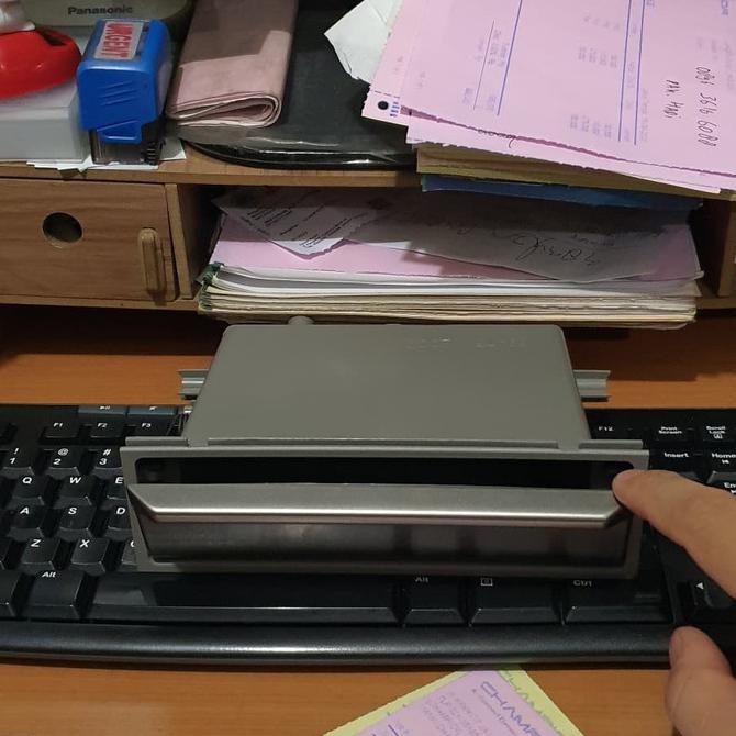 Pocket Kotak Laci Koin Nissan Xtrail T30 T31 Terrano Elgrand Latio Ori