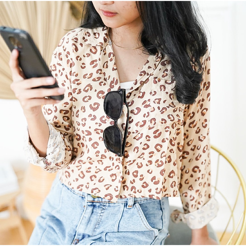 GFS AT LEOMO LEOPARD OVERSIZE CUTE  CROP SHIRT