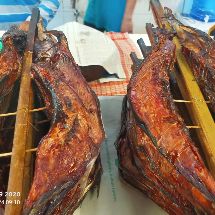 

Ikan Asap - Ikan Cakalang Fufu Asap