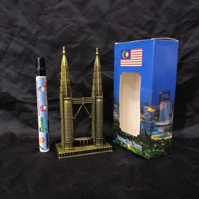 (BISA COD) PAJANGAN MINIATUR MENARA PETRONAS TWIN TOWER MALAYSIA TERUJI Kode 905