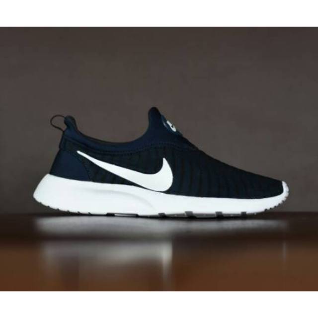 sepatu nike slip on