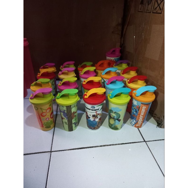 Tumbler Karakter Tupperware Second