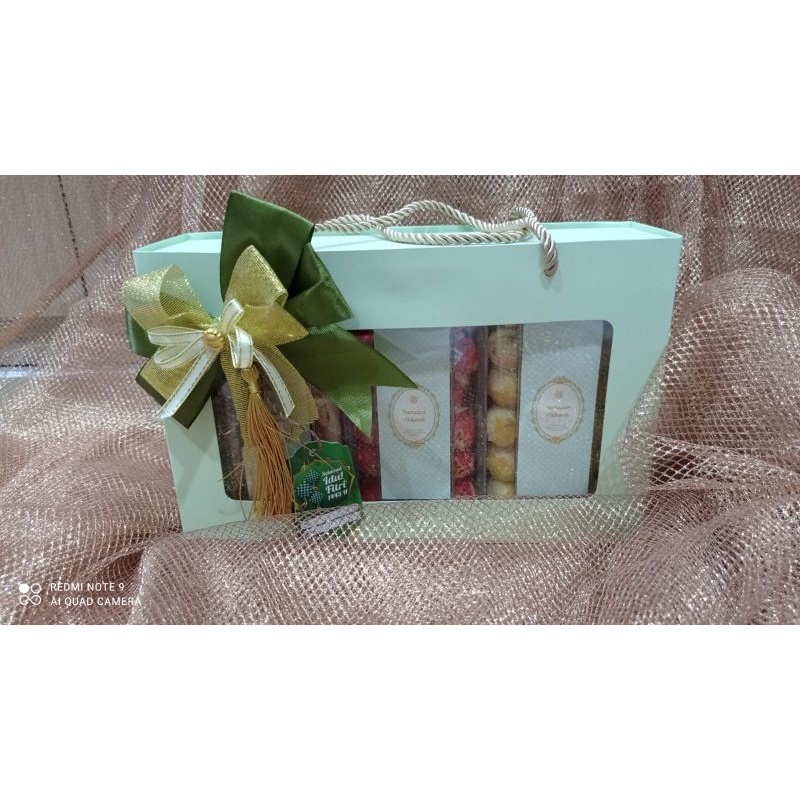 

parcel / bingkisan / hampers / kue idul fitri C2