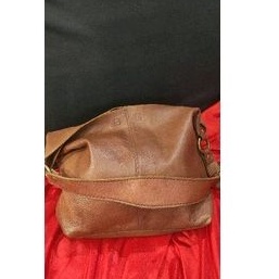 tas kulit asli  preloved genuine leather mantul