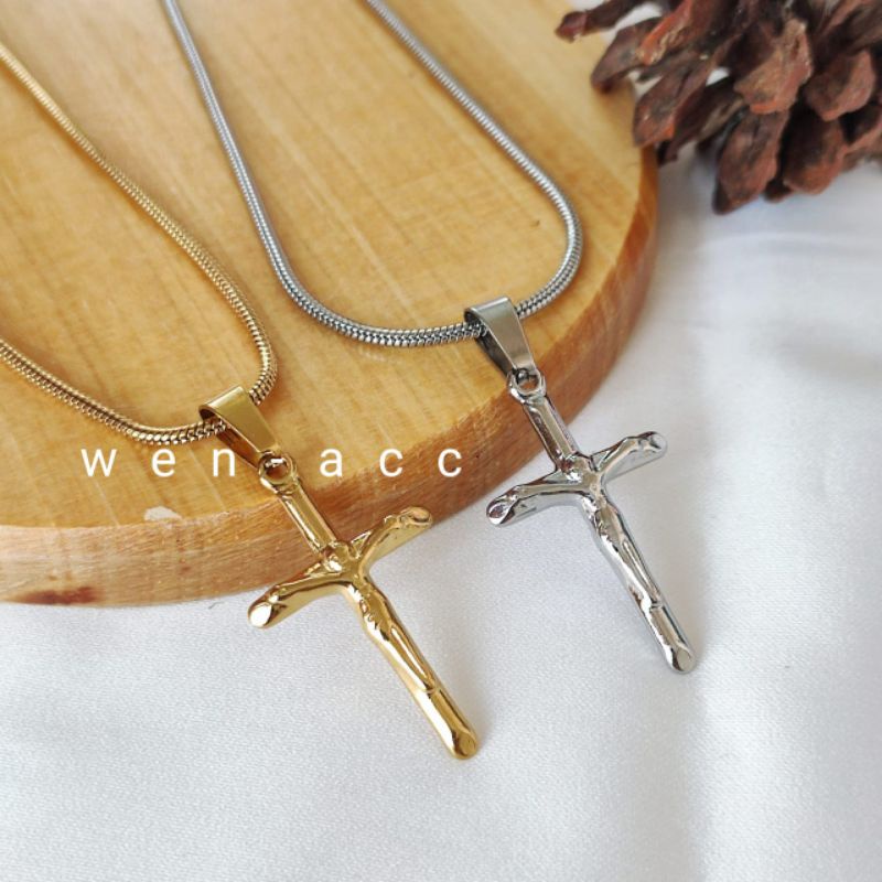 Kalung Salib Yesus Emas Titanium