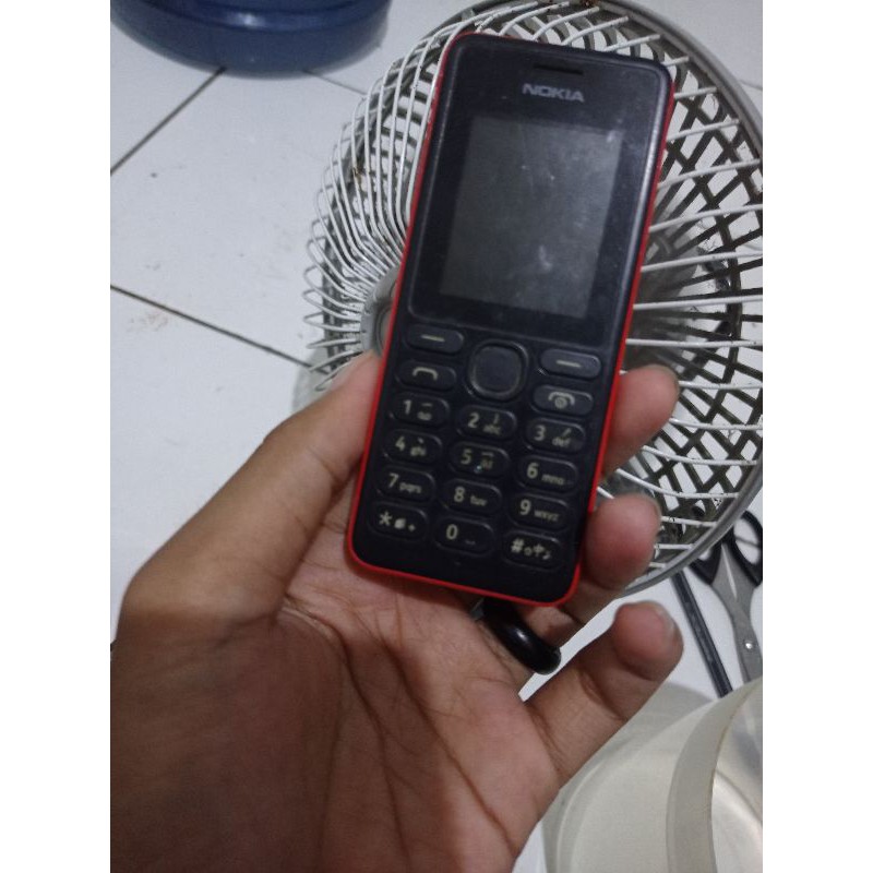 Hp Nokia langka warna merah menggoda