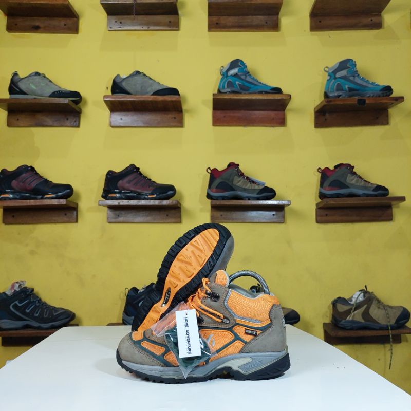 SEPATU OUTDOOR SECOND MILLET SZ 38 + BONUS TALI SEPATU GUNUNG
