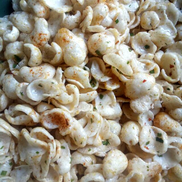 

Kerupuk kemplang (SEBLAK KARUNGHAL)