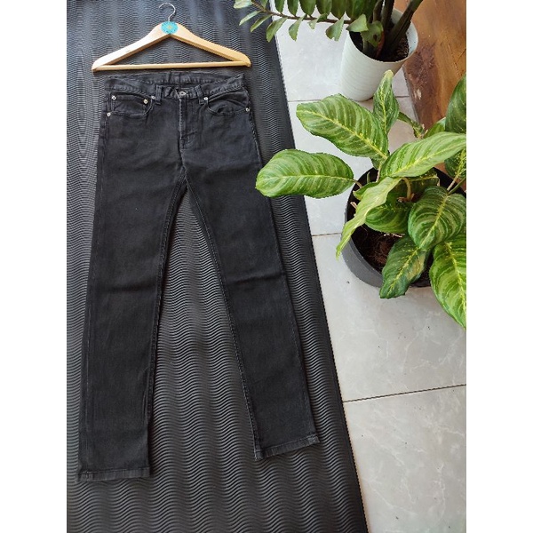 CELANA JEANS GU BY UNIQLO SLIM MELAR SECOND