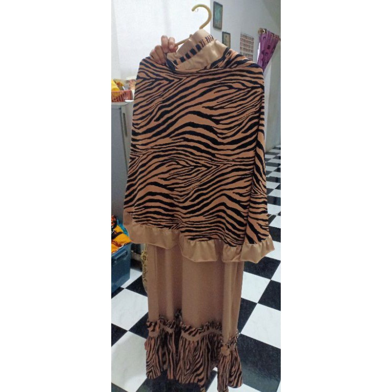 setelan gamis dan jilbab