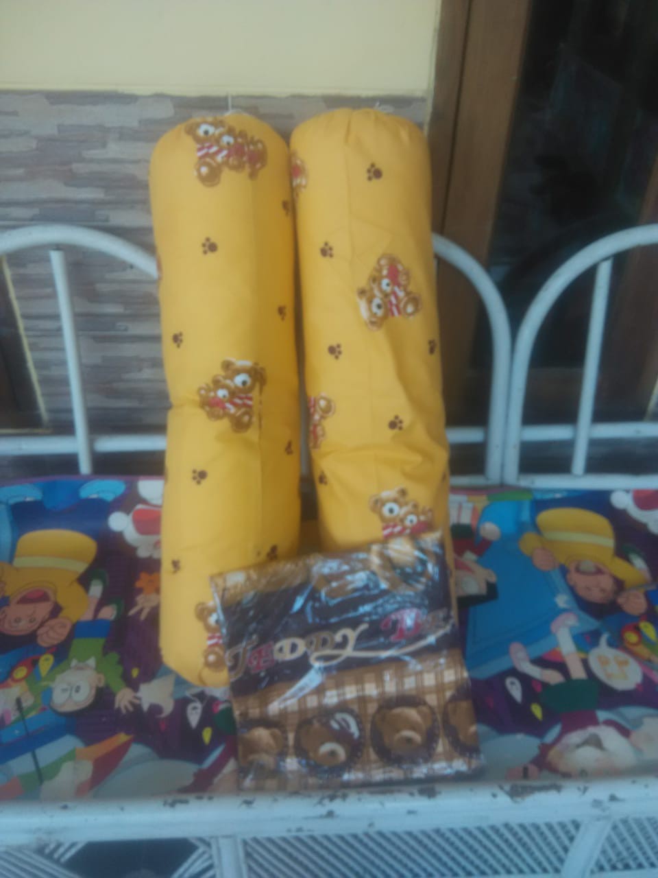 Sarung Bantal Dan Guling Karakter Lucu