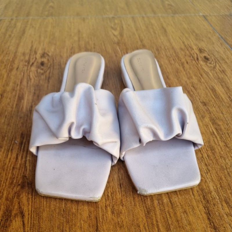 Preloved Cloxvox Size 40