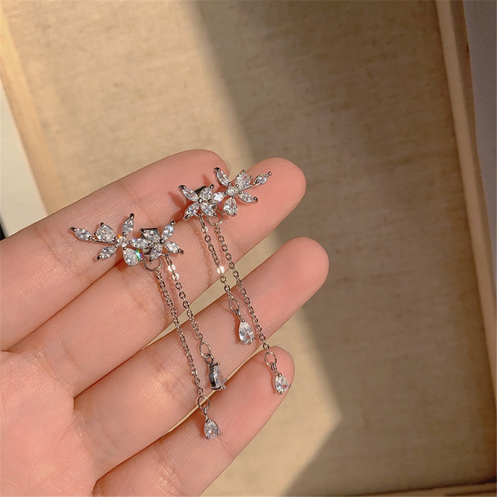 1 Pasang Anting Rumbai Panjang Bentuk Bunga Bahan Zirkon Gaya China Retro Untuk Wanita