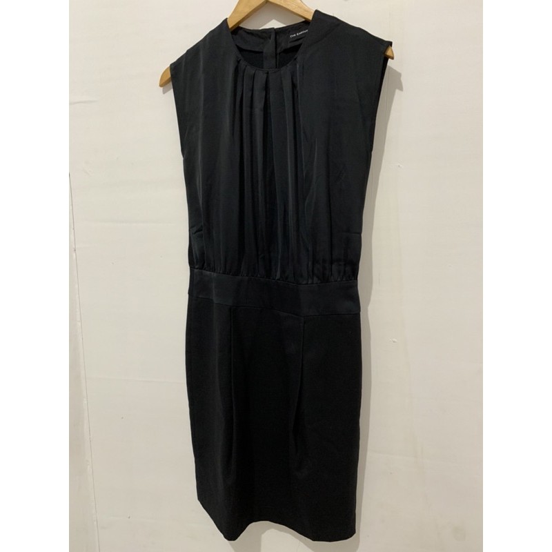 THE EXECUTIVE DRESS