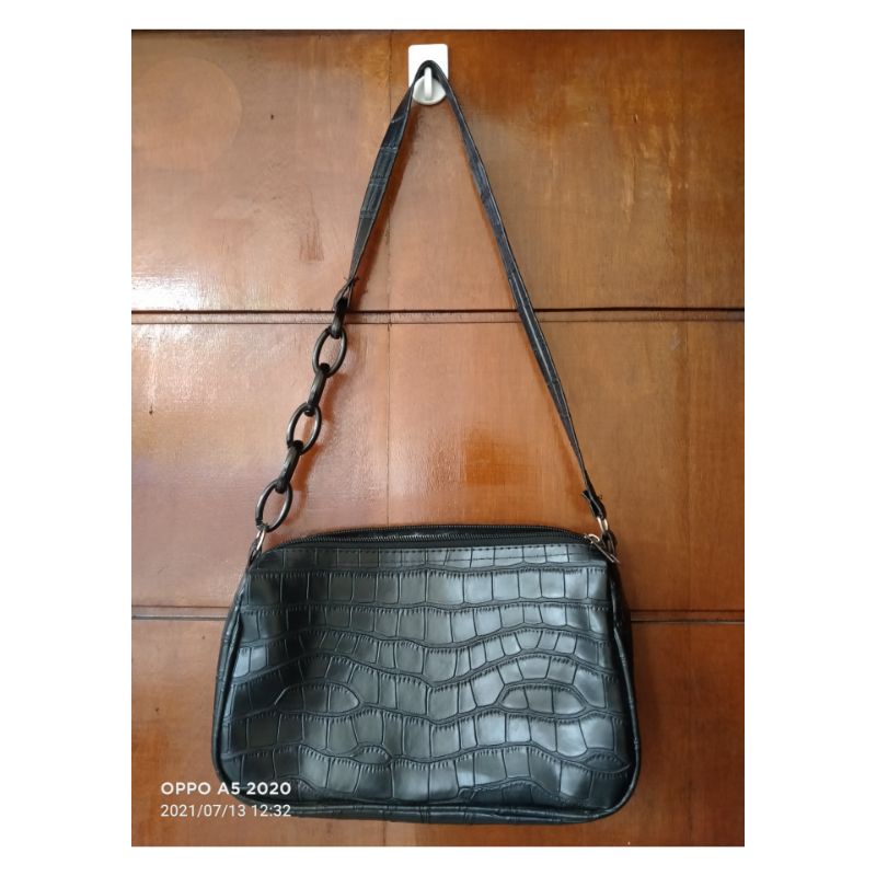 Preloved • Tas Croco Hitam