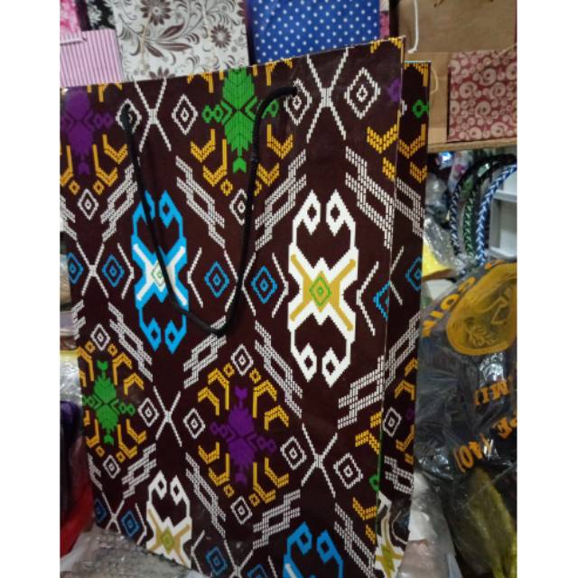 

Paper bag polio batik dupex bahan tebal isi 12 pcs terlaris dan termurah