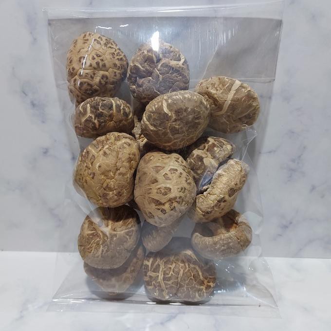 

TERMURAH Jamur Hioko Kering Shitake Mushroom Kering ukuran 5-7 cm 250gr (Tebal) Kode 449