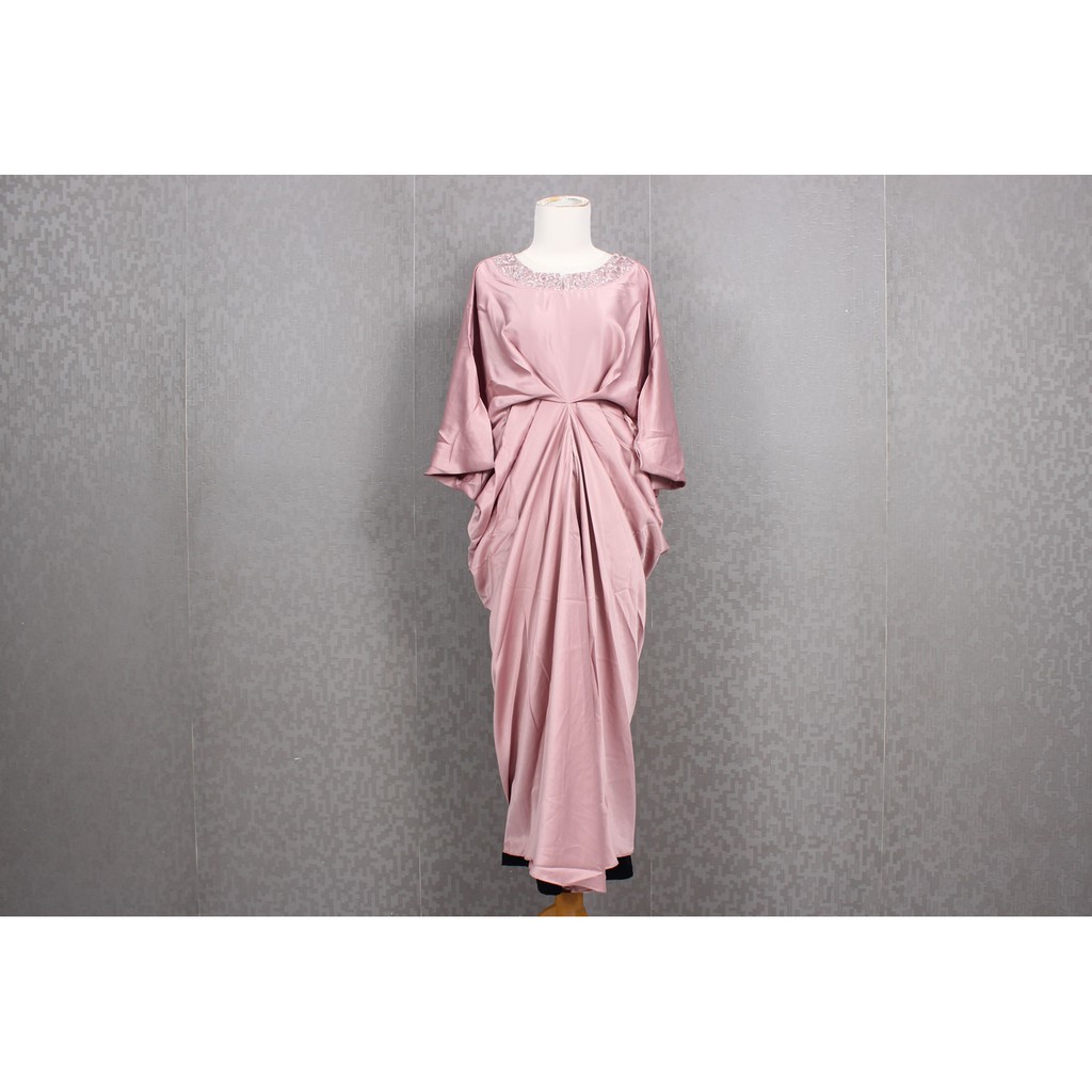 kaftan warna pink kaftan bahan satin  kaftan wanita modern 