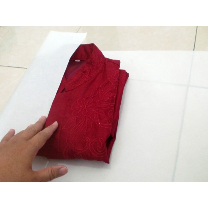 

kertas- kertas bungkus paket putih tipis untuk produk fashion -kertas.