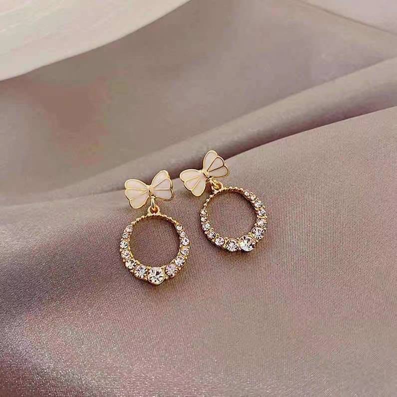 Anting Giwang Simple Elegan Gaya Retro Korea Model Geometri Dengan Zircon Untuk Wanita