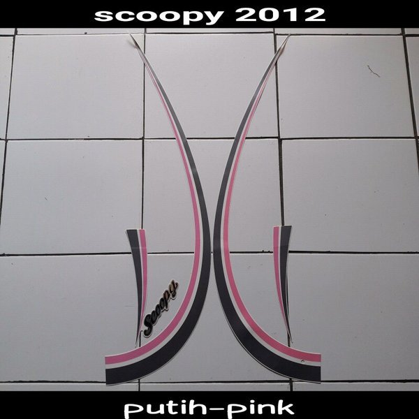 stiker motor scoopy 2012 putih-pink