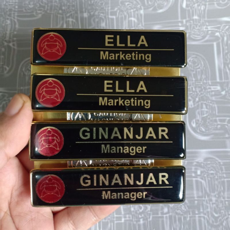 

Name tag papan nama ( nametag ) Kuningan magnet resin