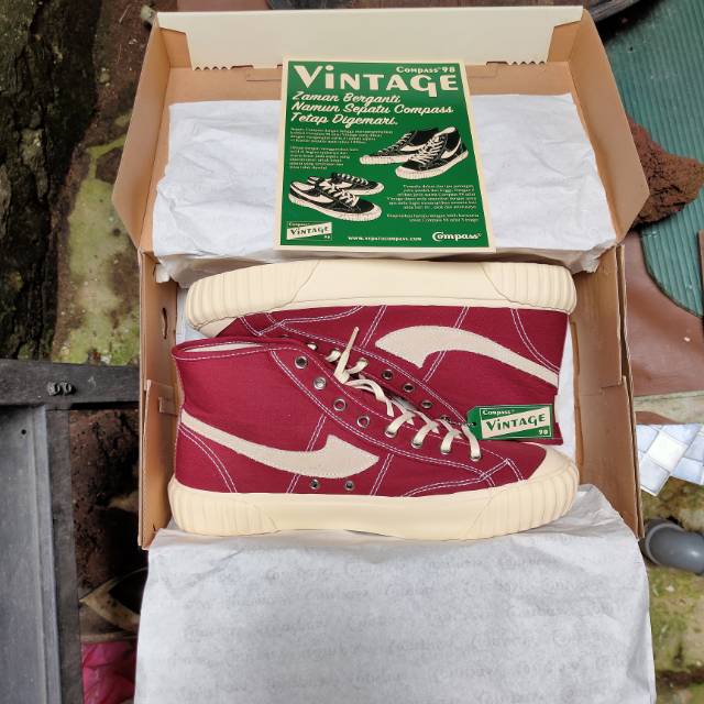  Sepatu  Compass  Vintage 98 Hi Maroon Size 42 Shopee Indonesia