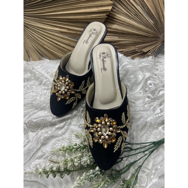 sepatu wedding wanita hitam buludru nadila 7cm tahu