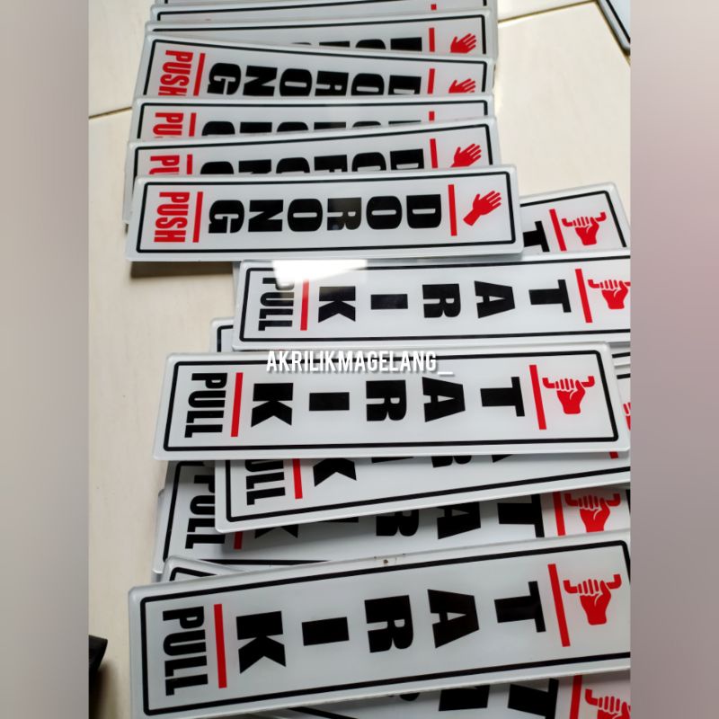 

Papan Nama Signed Name Custom Bahan Akrilik Bebas Desain Kustom Sesuai Request
