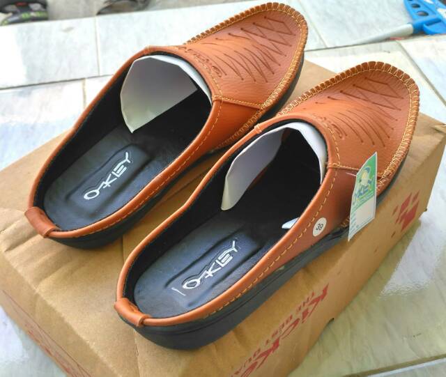 Sepatu Sandal Santai Okey Selop Casual Pria