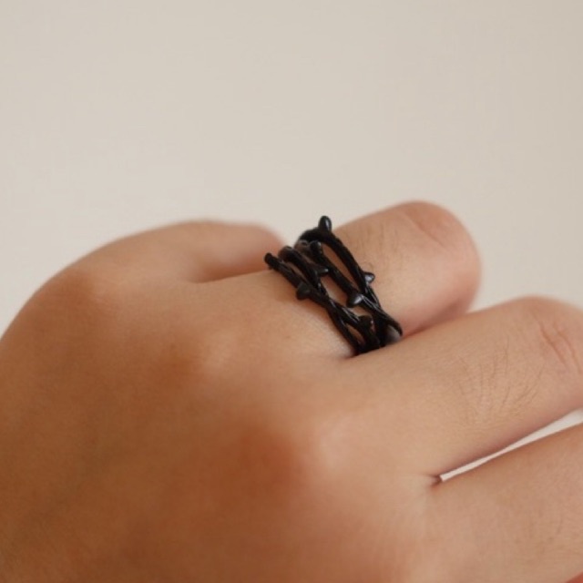 Thorn ring