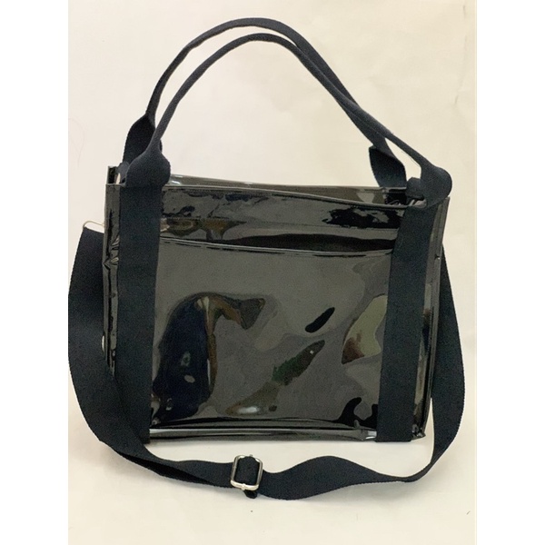 Tas Tote Mika Hitam Pvc Dengan kantong Depan 2 Sisi Ukuran 45x20x35 custom slot gagang koper