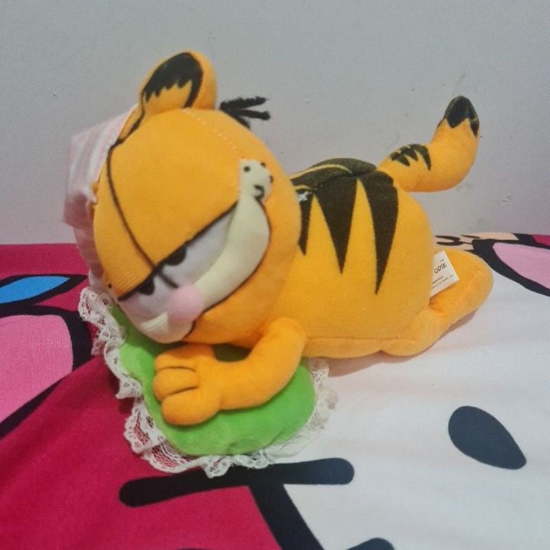 Boneka Garfield Tidur Original