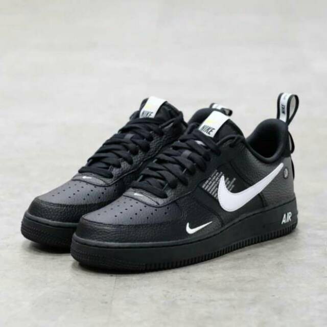 sepatu air force 1